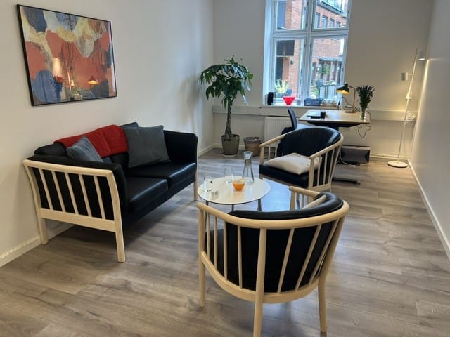 Klinik hos psykolog Karin Jaspers i Helsingør Klinik hos autoriseret psykolog Karin Jaspers i Helsingør med rolige og trygge rammer til terapi.
